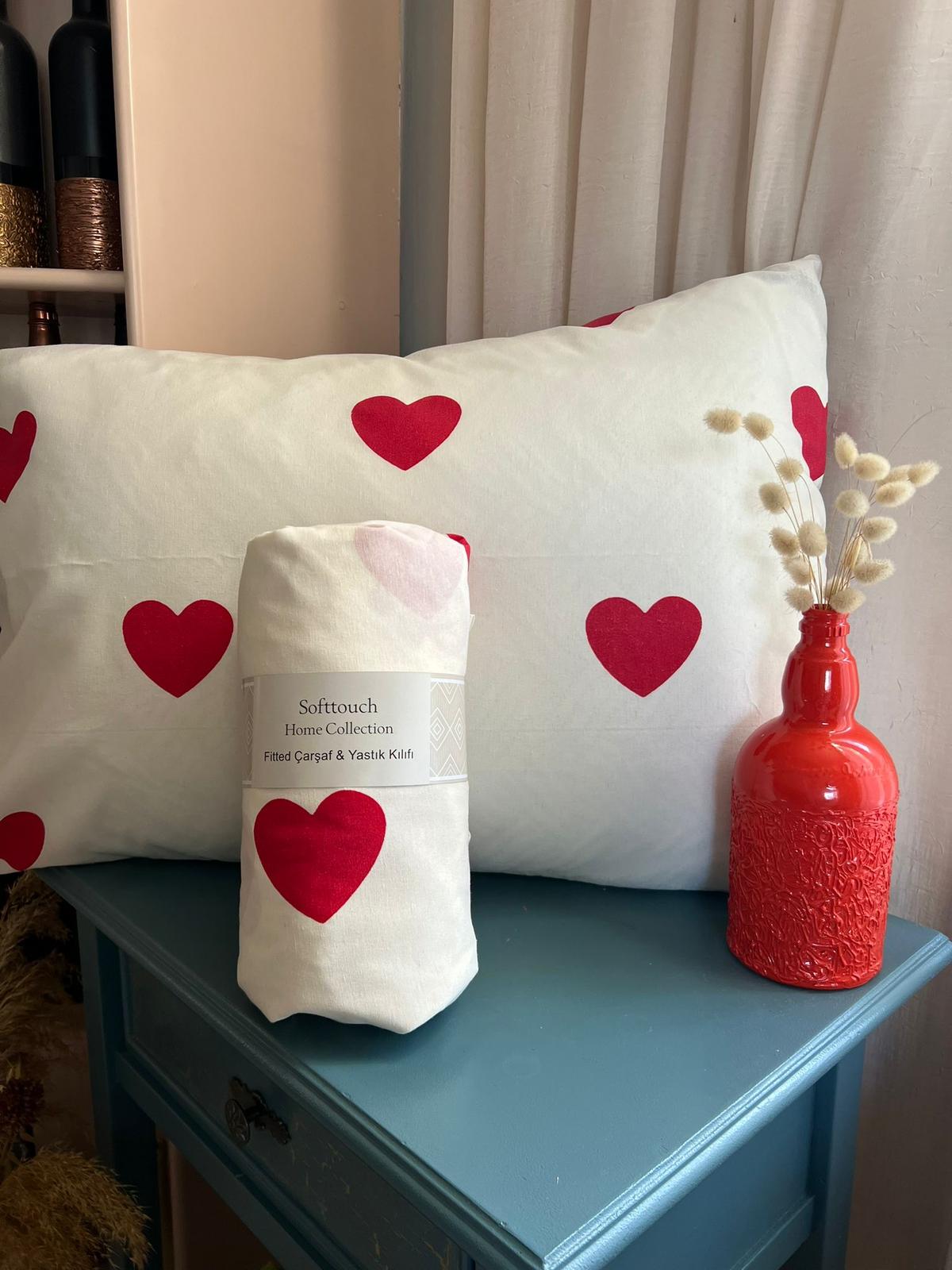 Rejenerik Kumaş Lastikli Çarşaf ve Yastık Kılıfı Seti – Trend Kalp Desen