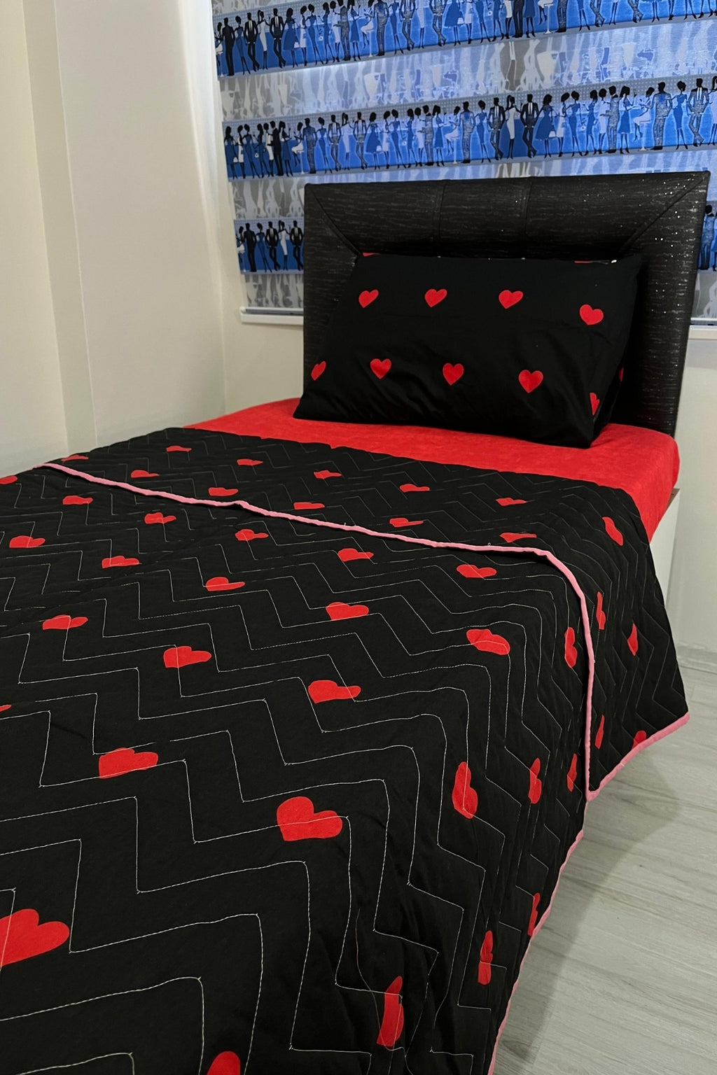 Tek Kişilik Kapitone Çok Amaçlı Kalp – Siyah Pike